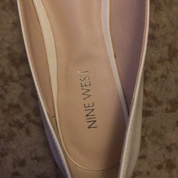 Comfortable Cream Flats!! - Picture 4 of 4